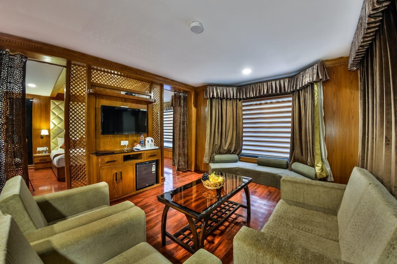 Royal Hillton Pahalgam Ξενοδοχείο Εξωτερικό φωτογραφία